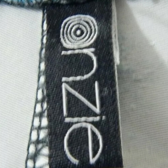 Onzie Tropical Mixed Print Capri Leggings - Picture 3 of 5